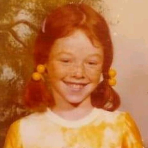 Meet your Posher, Mavia - Picture 1 of 1